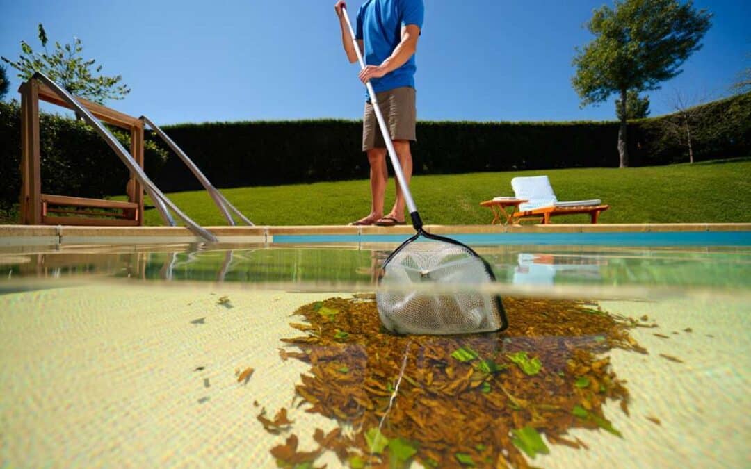 Comment nettoyer le fond d’une piscine sans aspirateur