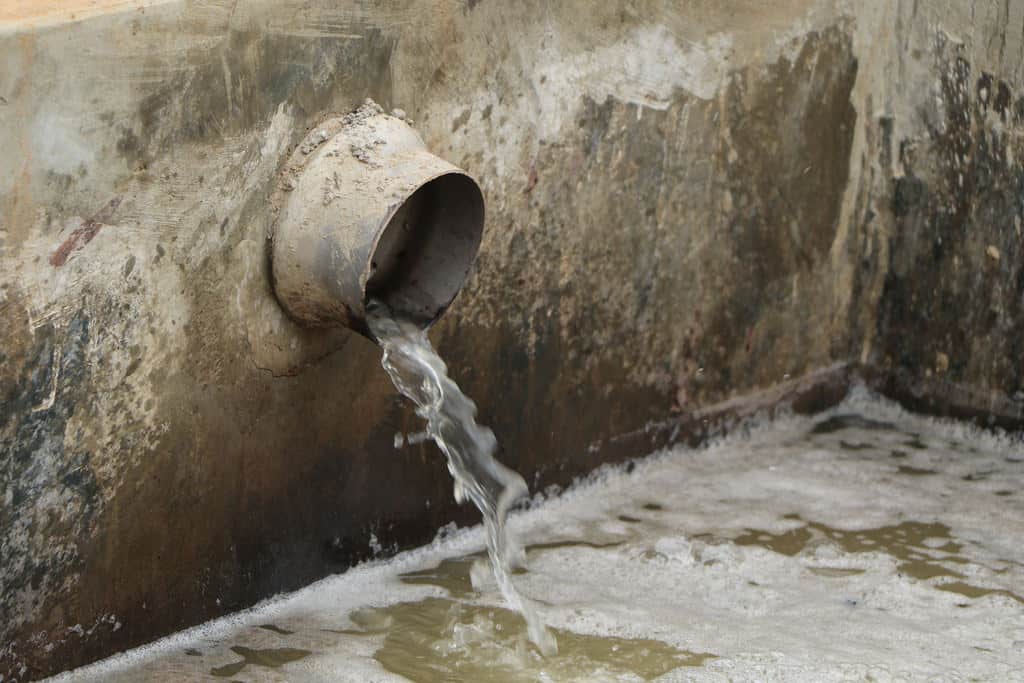 Comment déboucher un tuyau d'évacuation d’eau de pluie ? 6