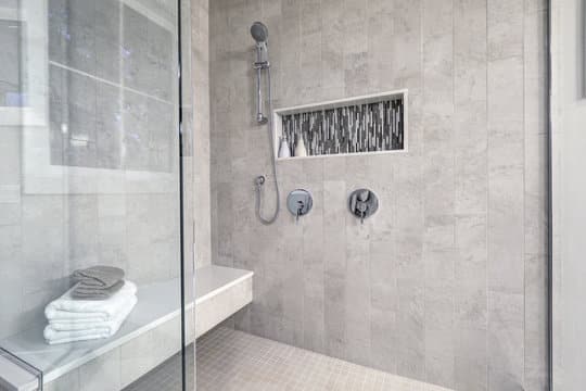 Comment déboucher une douche à l’italienne 