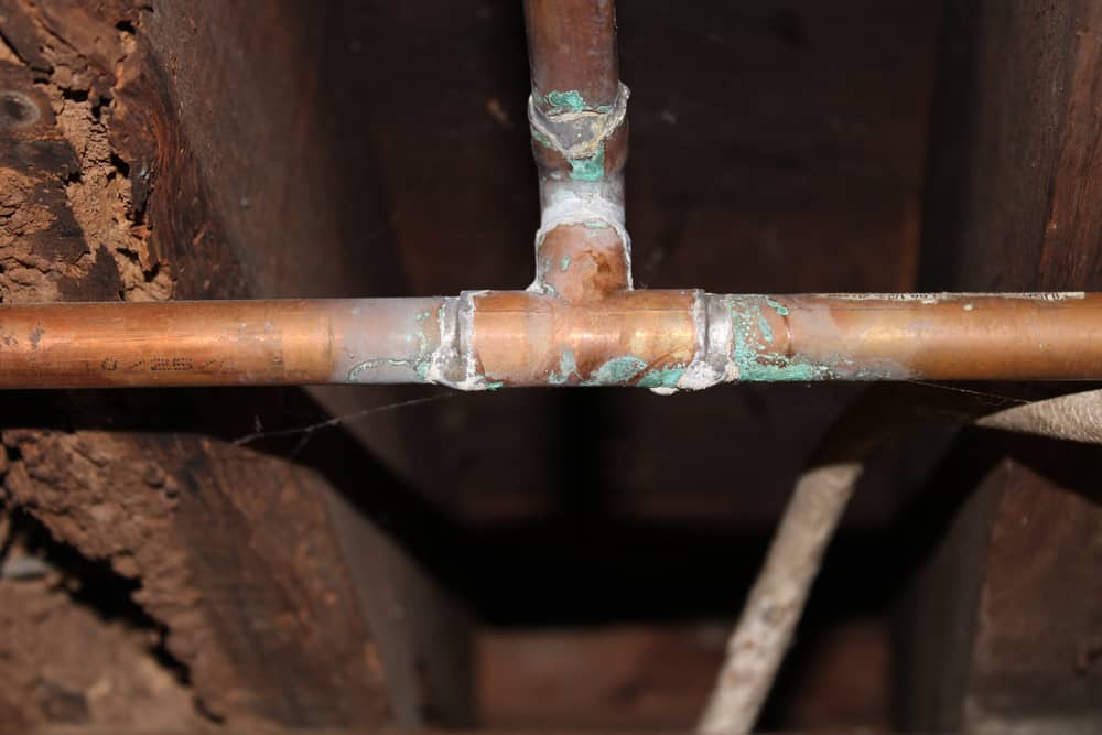 Mur humide : comment identifier la canalisation fissurée ? Guide détaillé 2025