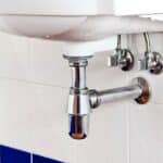Comment nettoyer un siphon de lavabo