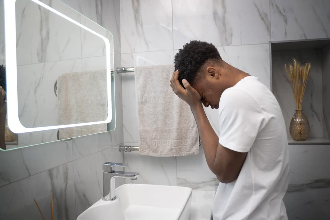 Douche bouchée avec siphon inaccessible : Que faire ?