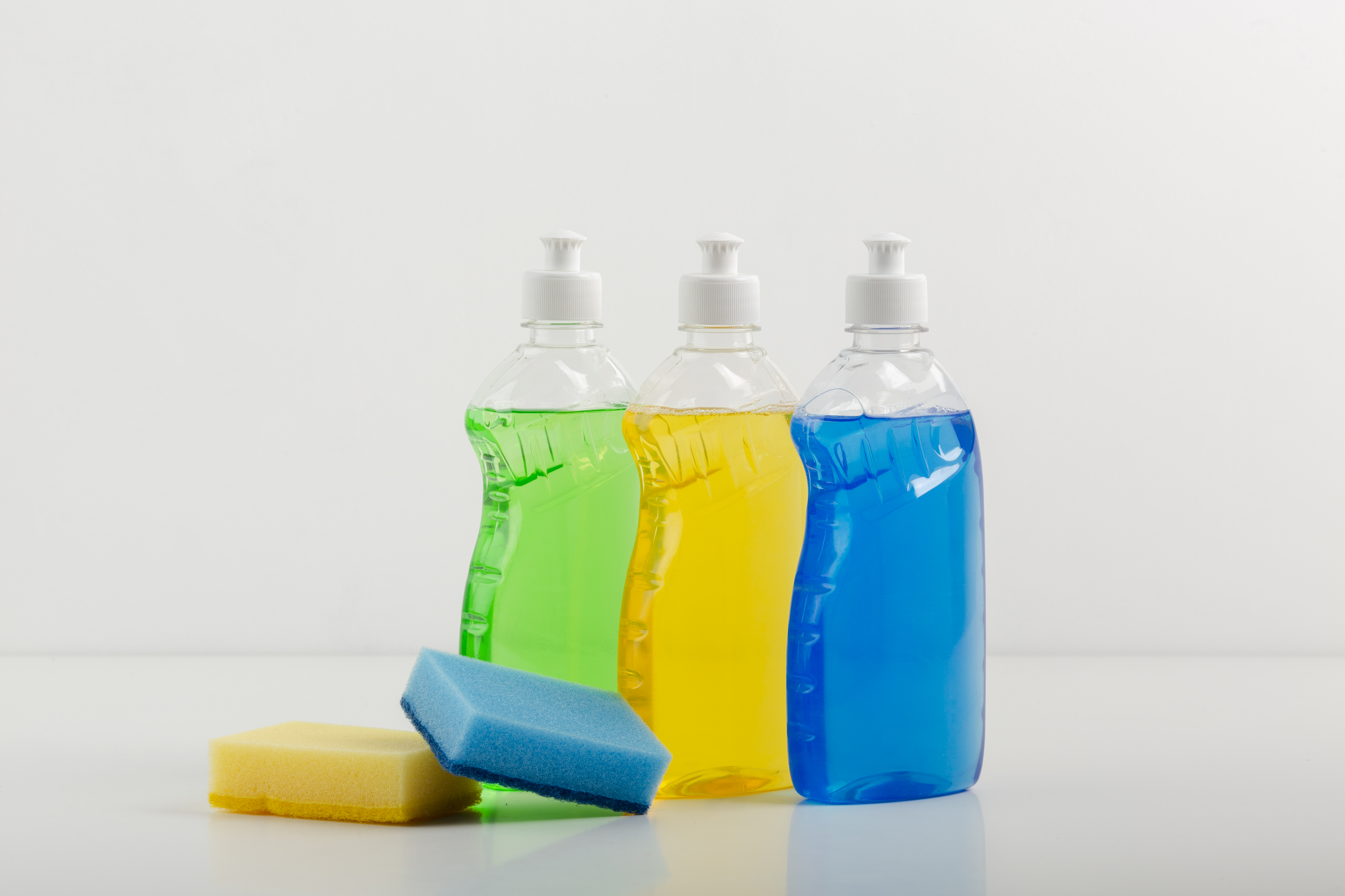 Peut-on déboucher des toilettes avec du liquide vaisselle 