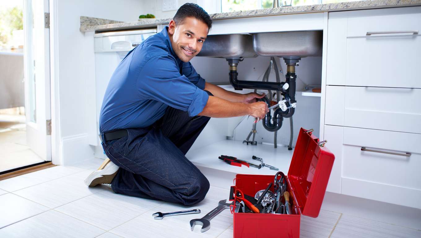 Comment résoudre une fuite sous l'évier