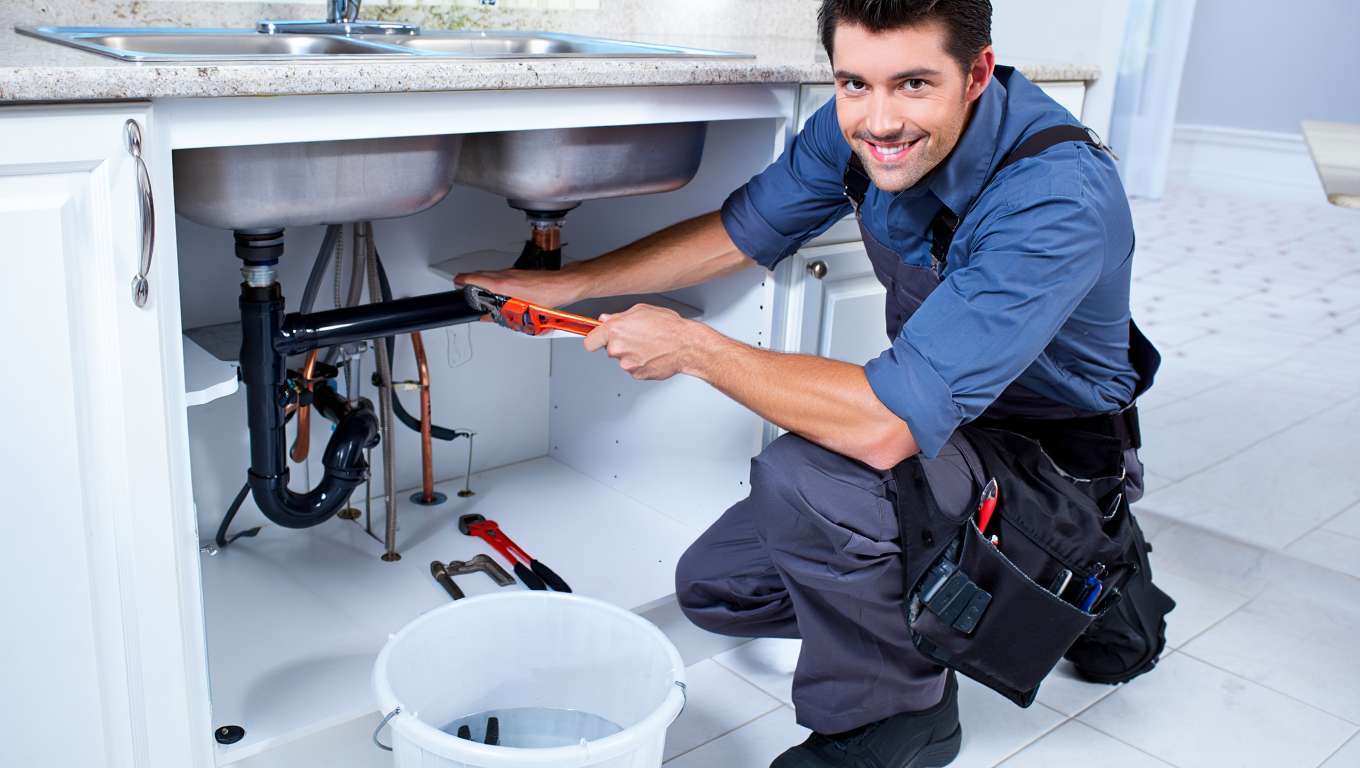 Comment résoudre une fuite sous l'évier