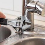 Comment réparer un robinet qui fuit dans la cuisine ? Guide pratique Comment réparer un robinet qui fuit dans la cuisine ? Guide pratique