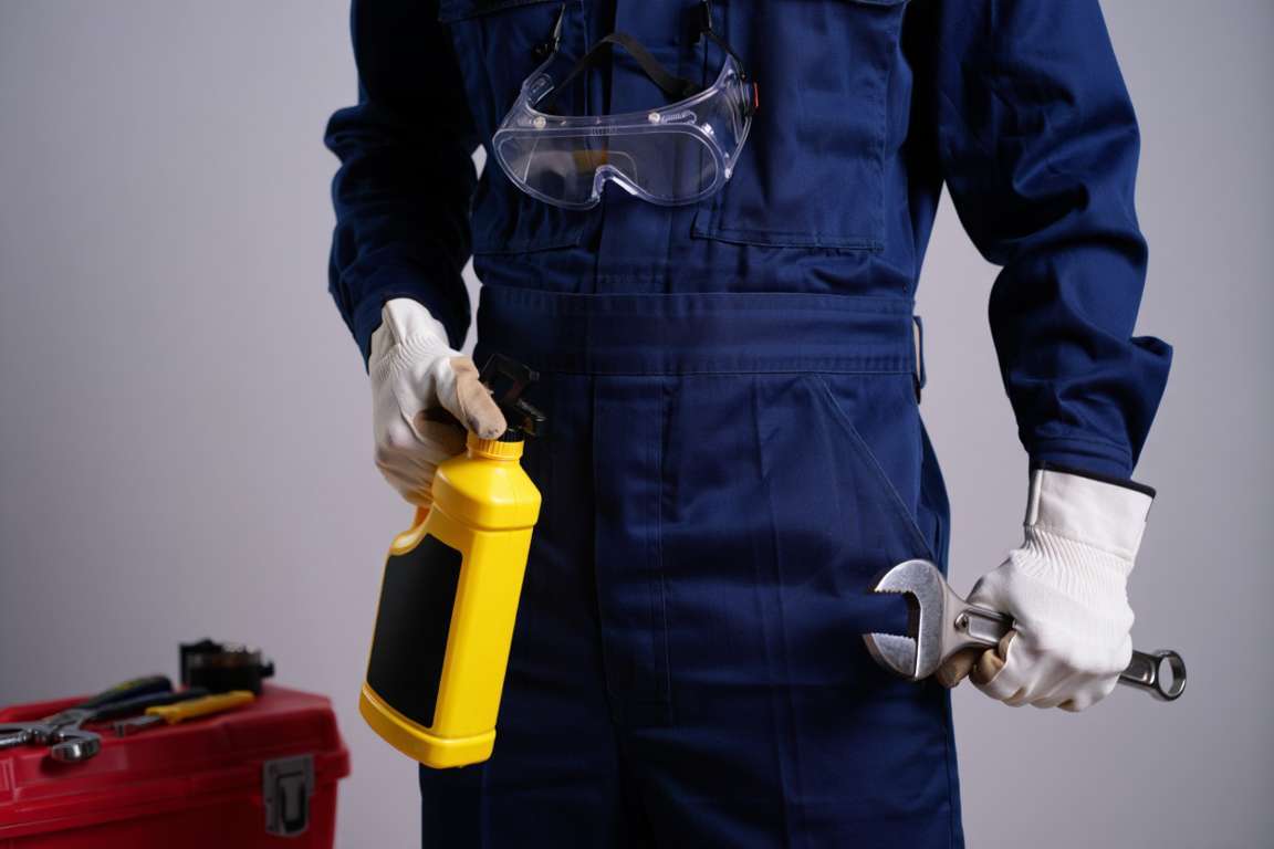 Déboucheur chimique de canalisation qui stagne